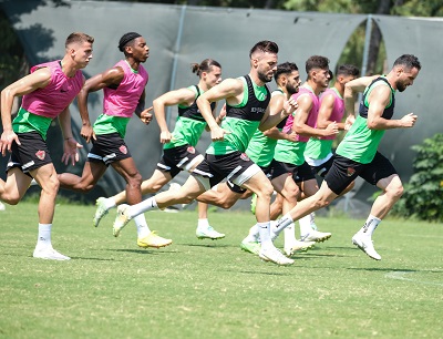 Konyaspor mesaisine ara vermeden başlandı