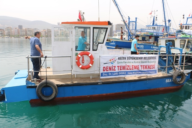 Deniz temizleme tekneleri göreve başladı