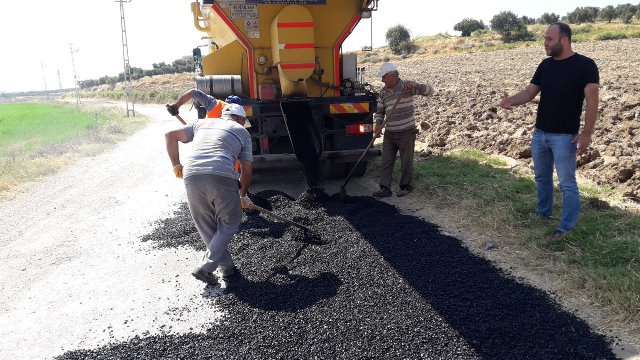 Antakya Belediyesi 6 mahallede yol çalışması yapıyor