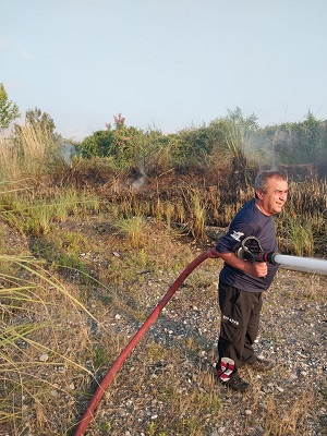 Bahçede çıkan yangın korkuttu