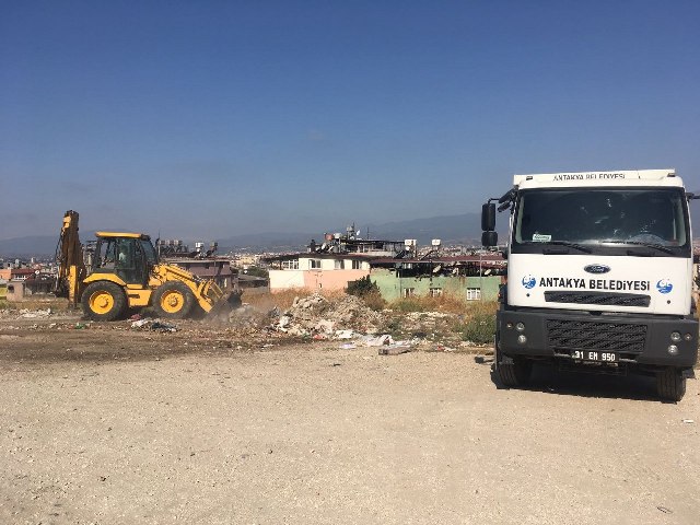 Antakya belediyesi sit alanını temizledi