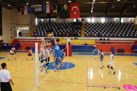 Voleybolcular kayıpsız yoluna devam etti