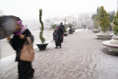 Hatay beyaza büründü