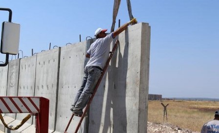 Sınırda Duvar Montesi Devam Ediyor