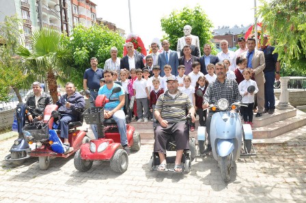 Engellilerin yaşamlarını kolaylaştırmalıyız 