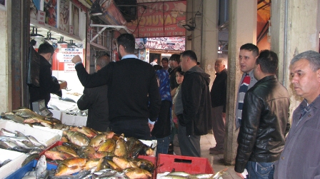 Yasak kalktı Çarşı doldu