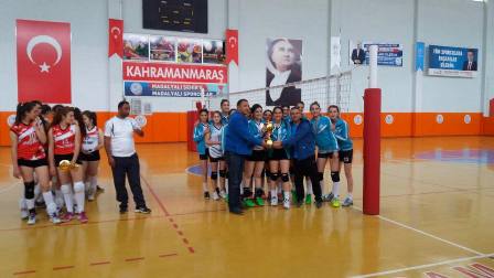 BAYAN VOLEYBOLCULAR FİNALDE  